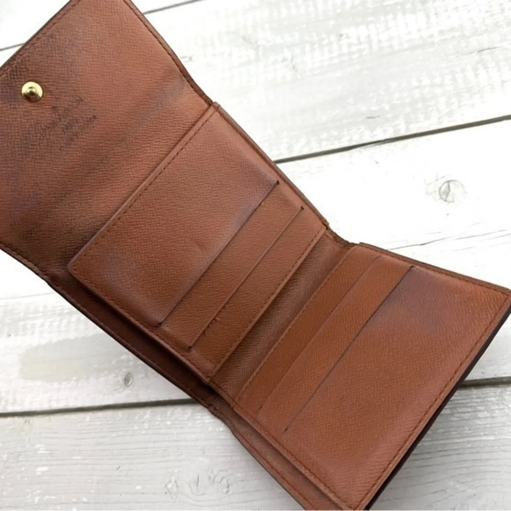 AUTHENTIC Louis Vuitton Elise compact wallet. Monogram canvas.